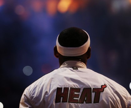 华体会网页登录入口-3米板跳水精准，稳定输出高分，三米板跳水几个动作